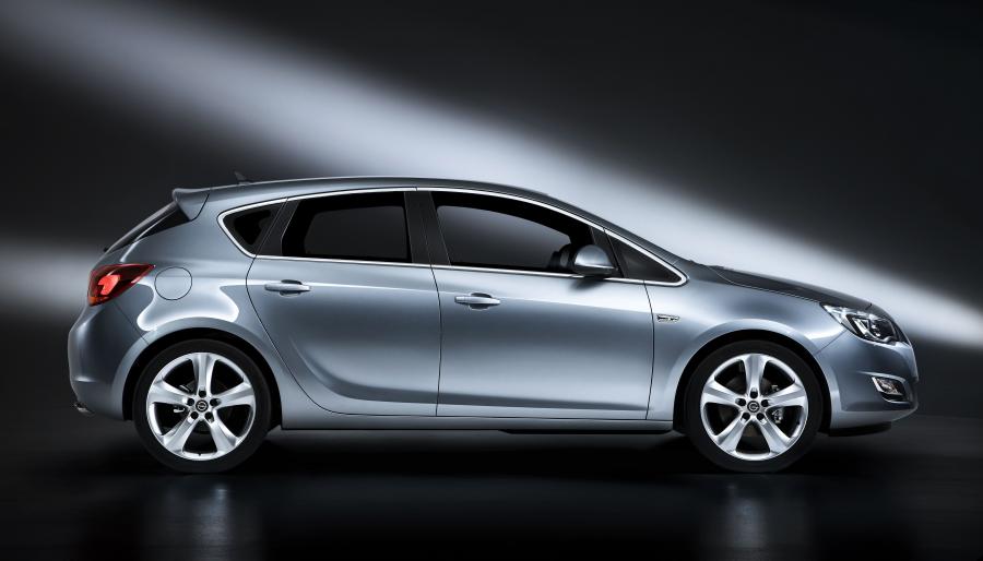  Opel Astra 5-Door 2009 года  (фото 32 из 170)